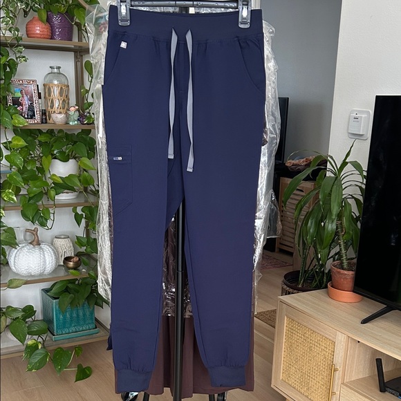 Figs Pants - Figs Women's Zamora Jogger Scrub Pants. Size XS.  Navy. Excellent condition.
